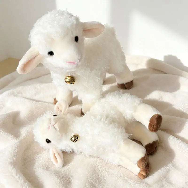 agneau en peluche