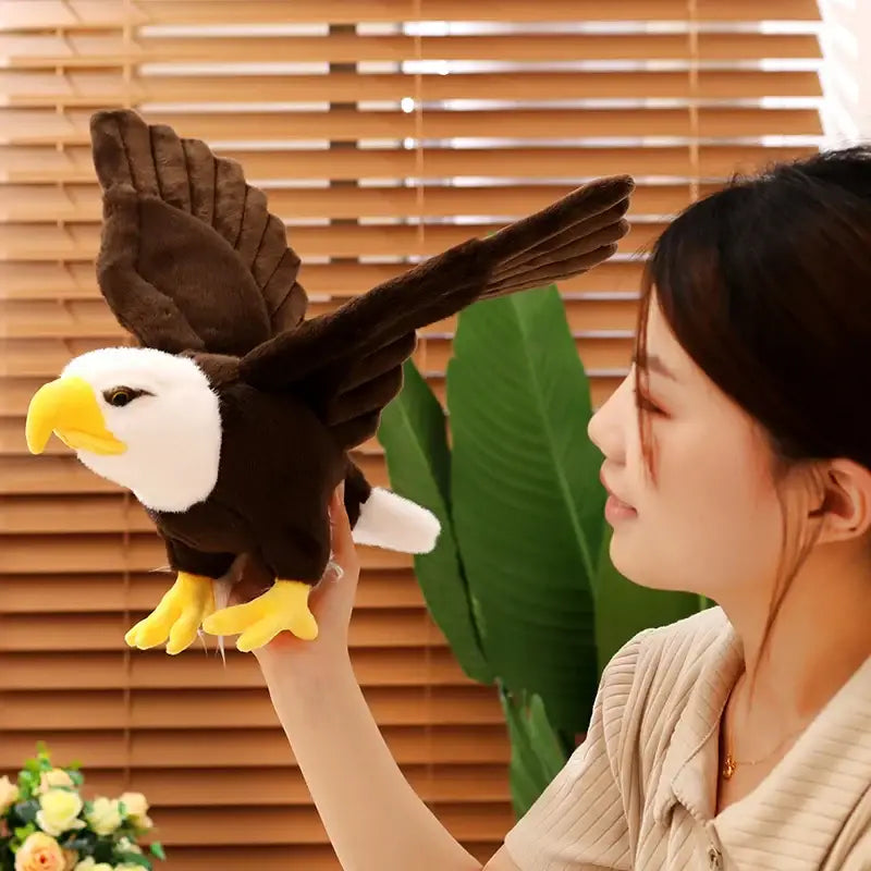 aigle en peluche
