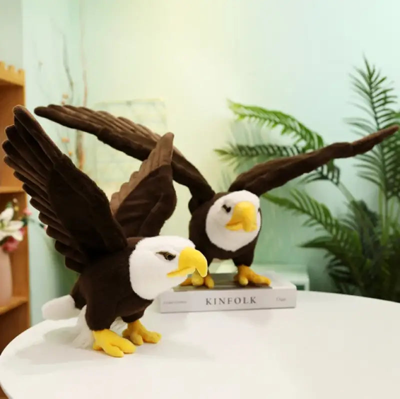 aigle en peluche