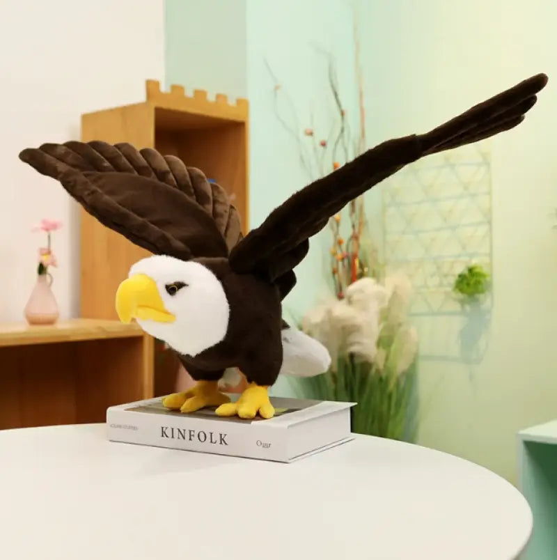 aigle en peluche