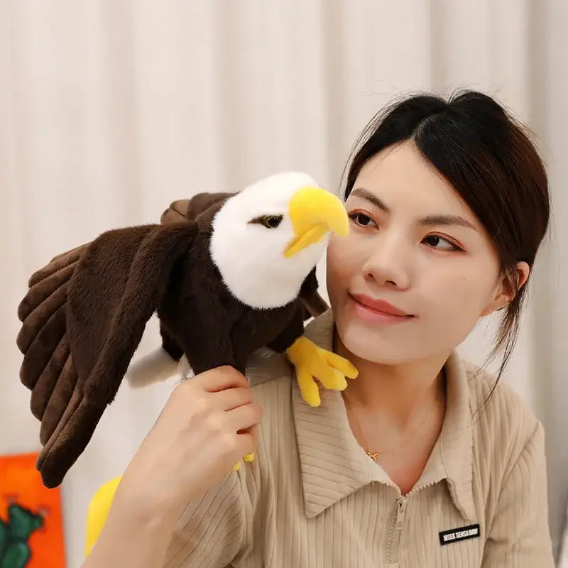 aigle en peluche