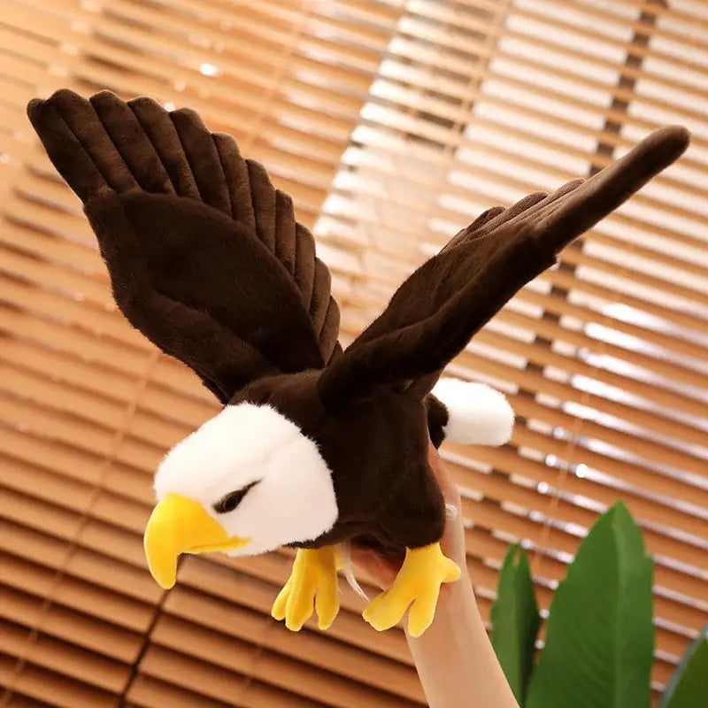 aigle en peluche