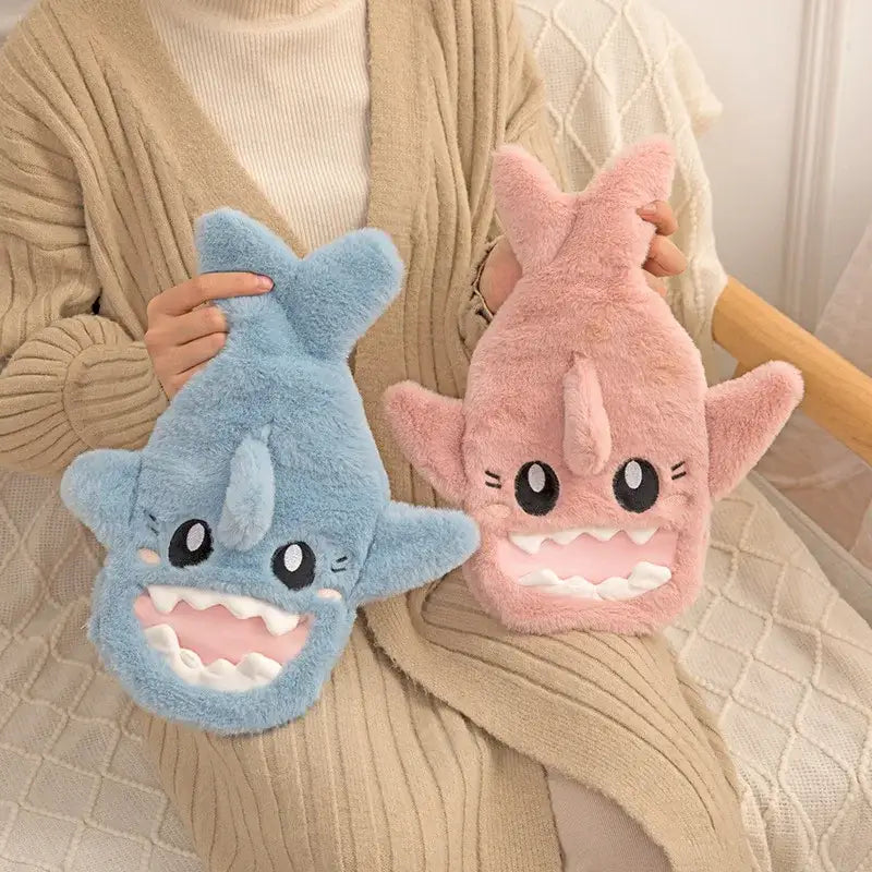 bouillotte peluche requin