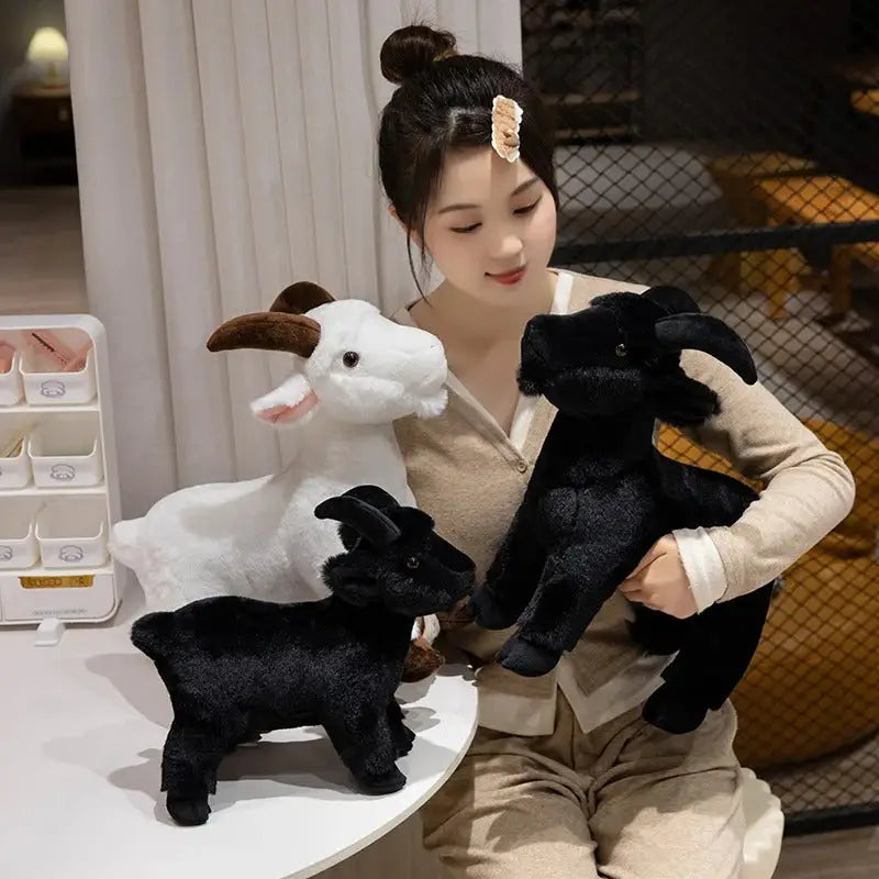 chèvre en peluche - Noir / 30cm