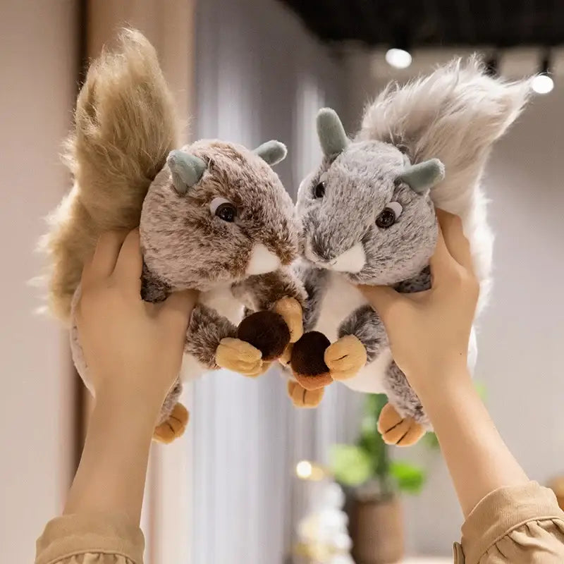 ecureuil bébé en peluche