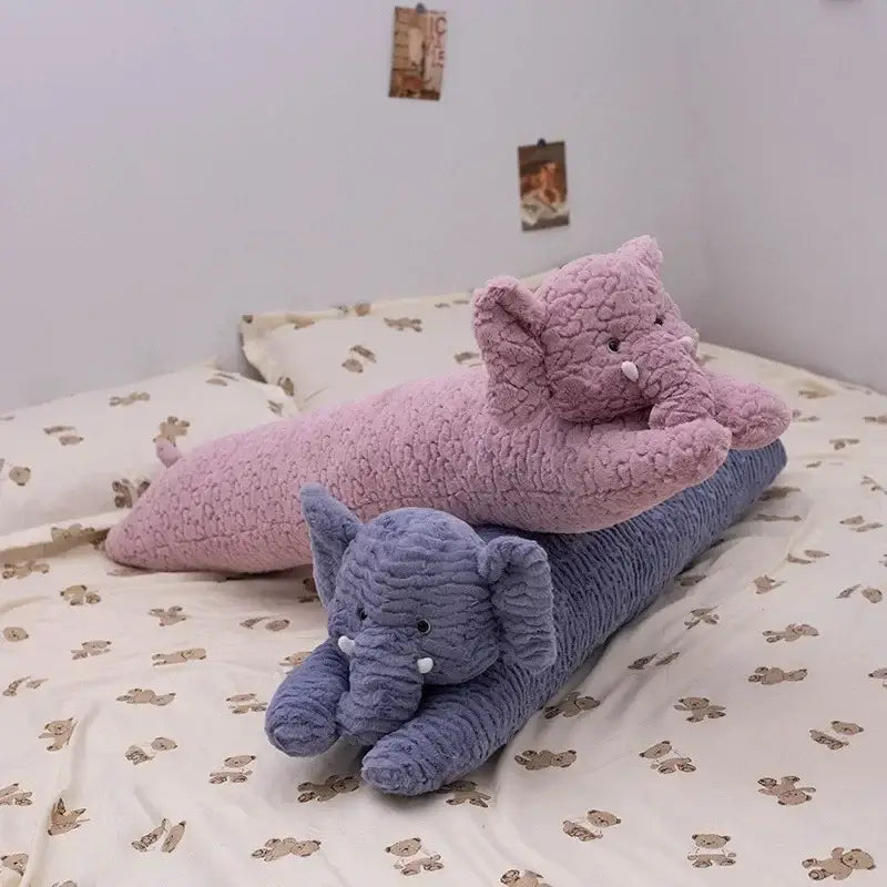 elephant en peluche geant