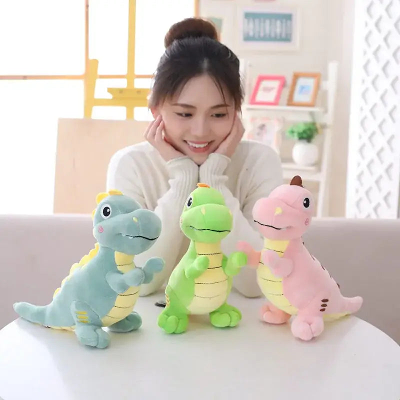 gros dinosaure en peluche