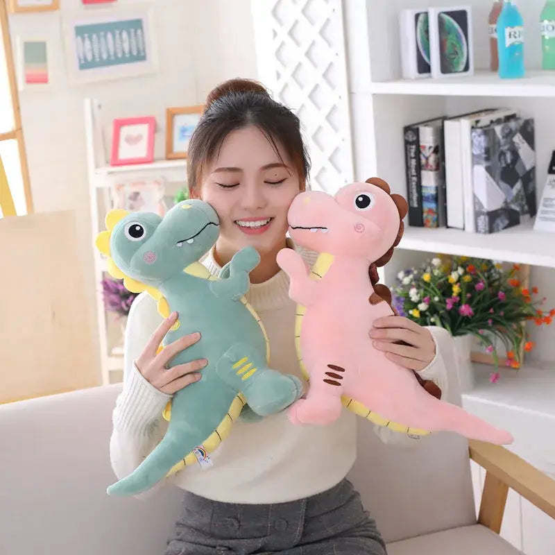 gros dinosaure en peluche