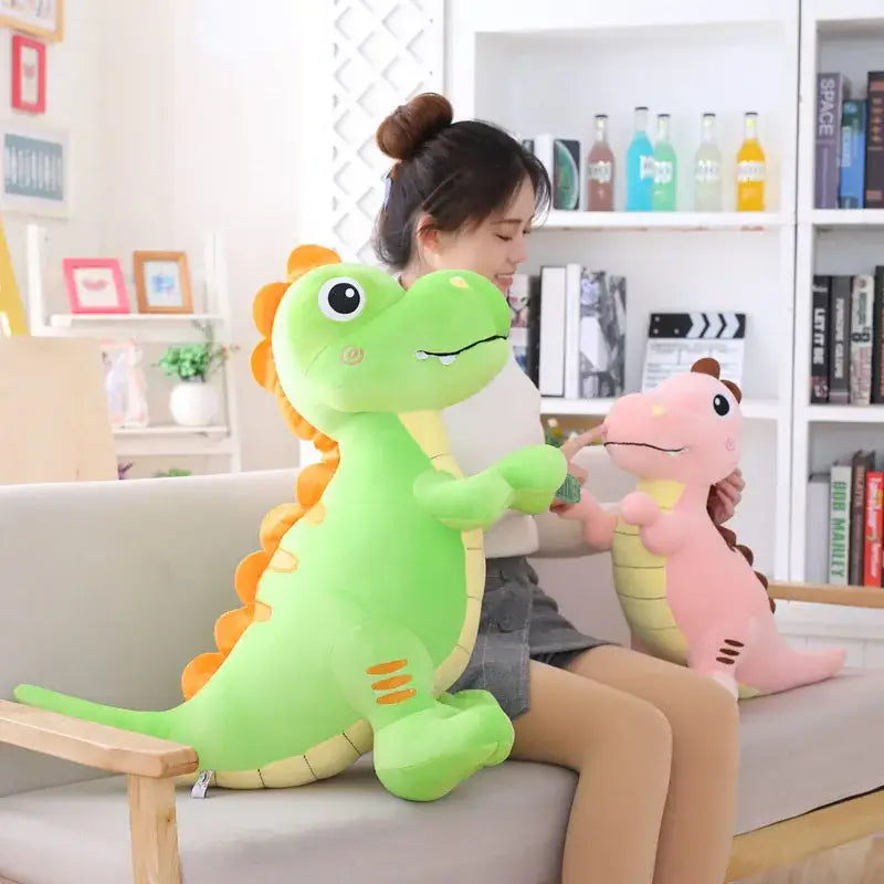 gros dinosaure en peluche