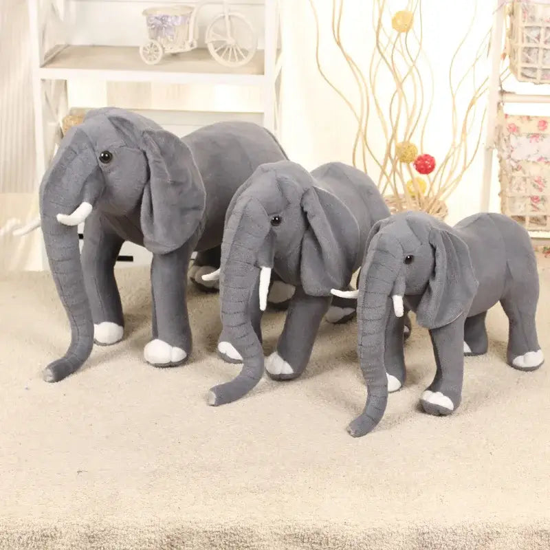 gros elephant en peluche