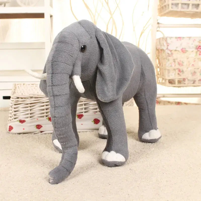 gros elephant en peluche