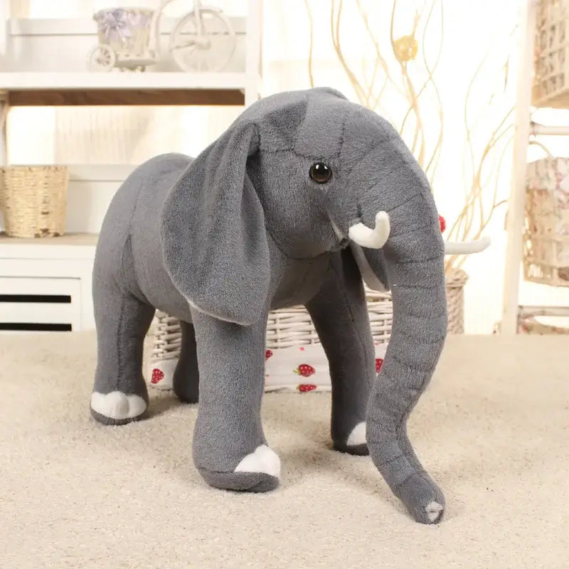 gros elephant en peluche
