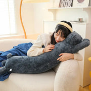 chat en peluche gris
