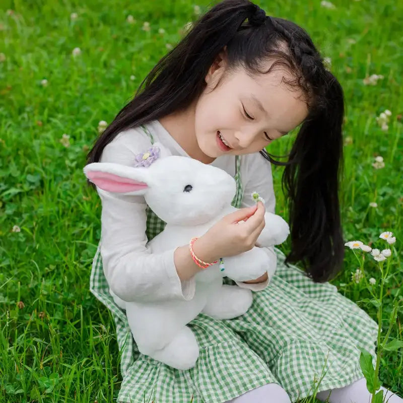 lapin en peluche réaliste