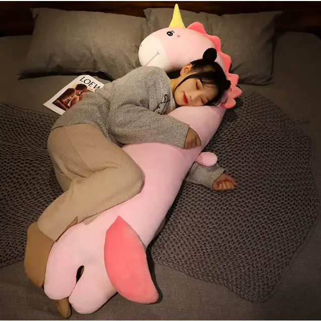 licorne géante en peluche