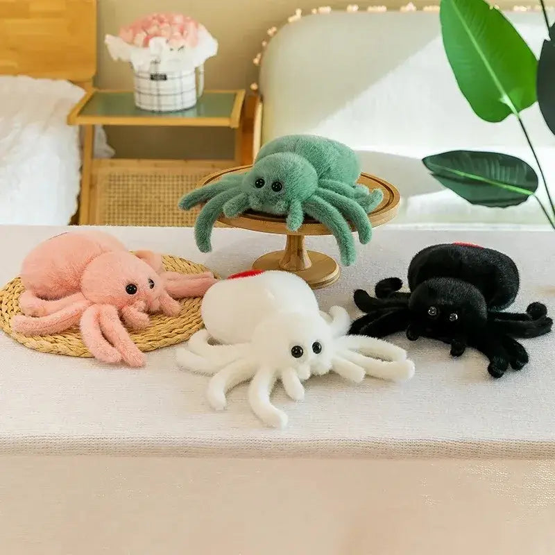 araignée en peluche