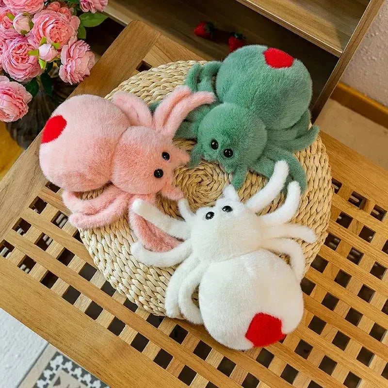 araignée en peluche