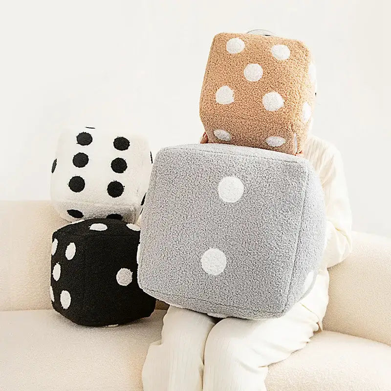 dé en peluche