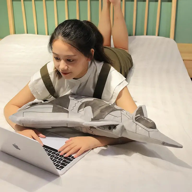 peluche avion de chasse