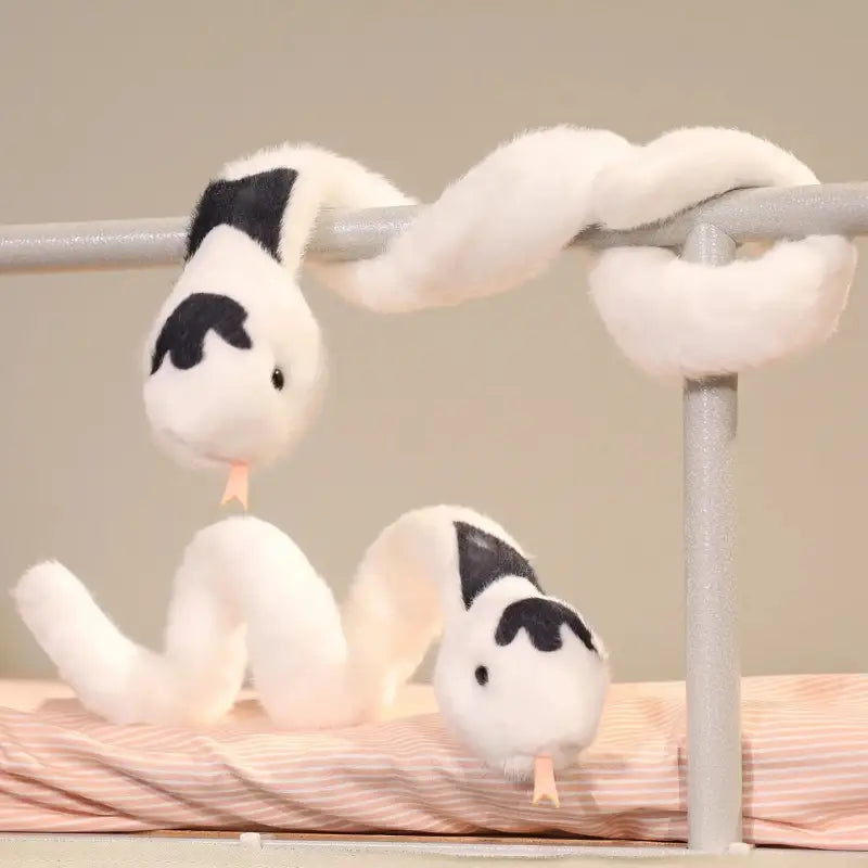 serpent en peluche