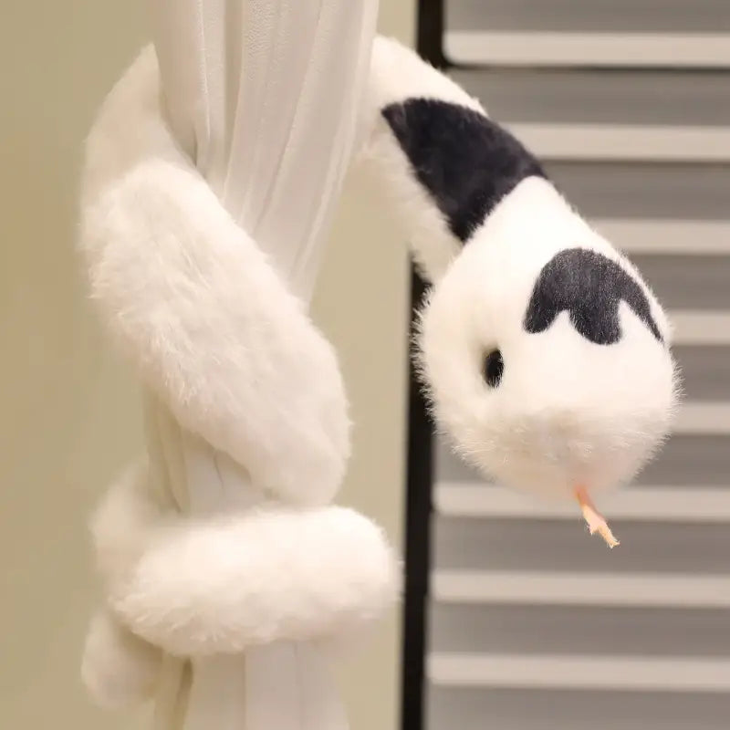 serpent en peluche