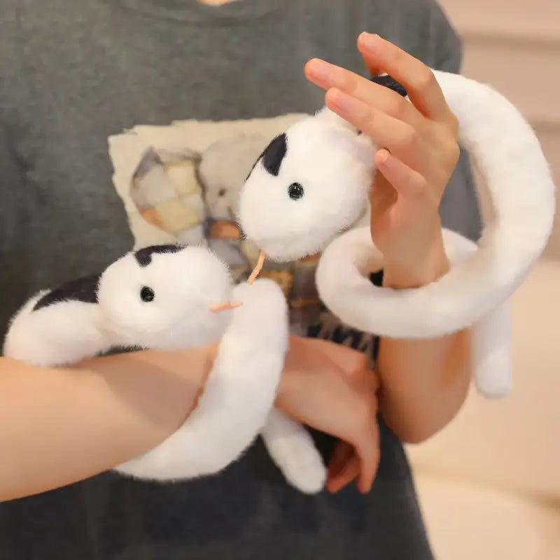 serpent en peluche