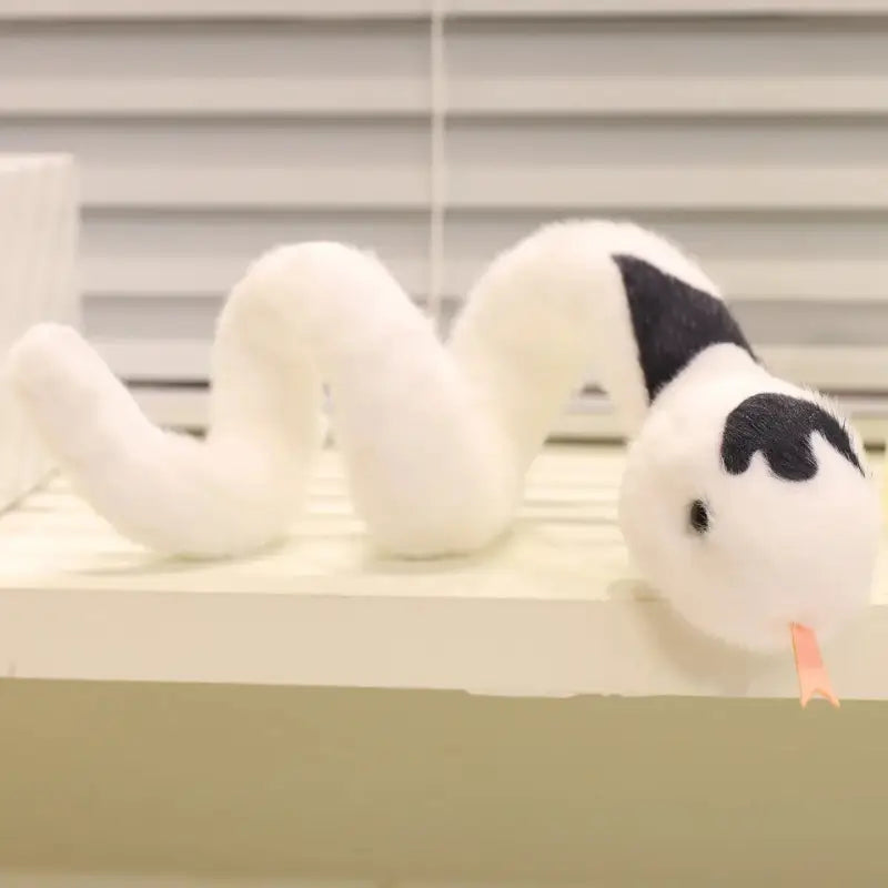 serpent en peluche
