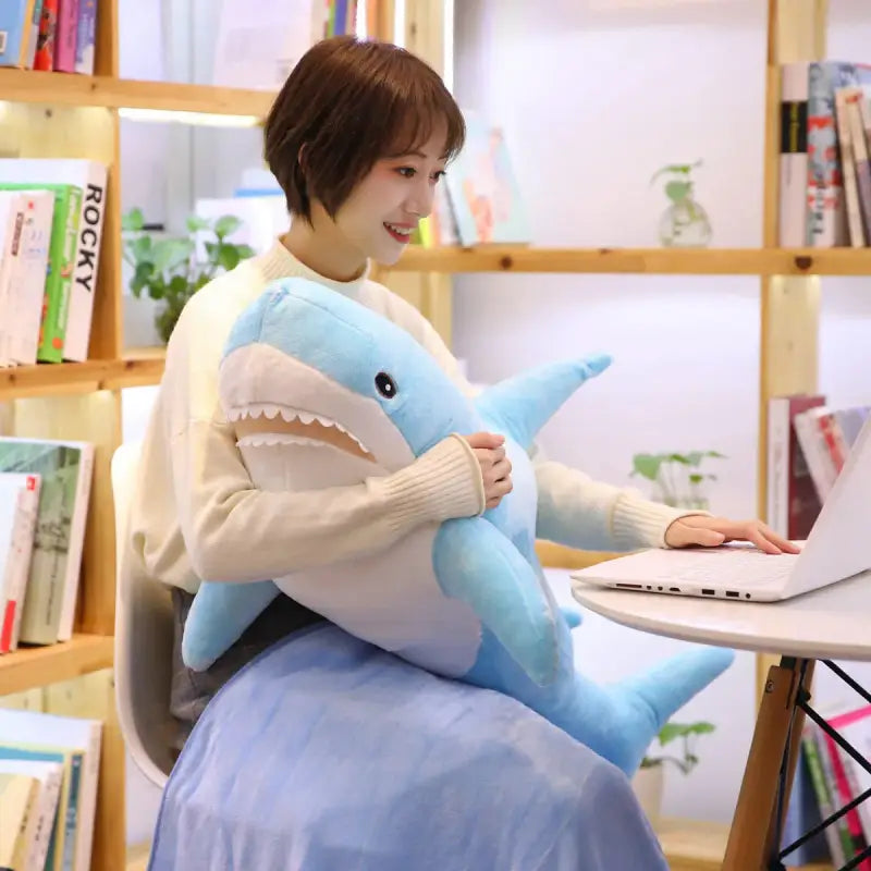peluche requin geant - Bleu ciel / 60cm