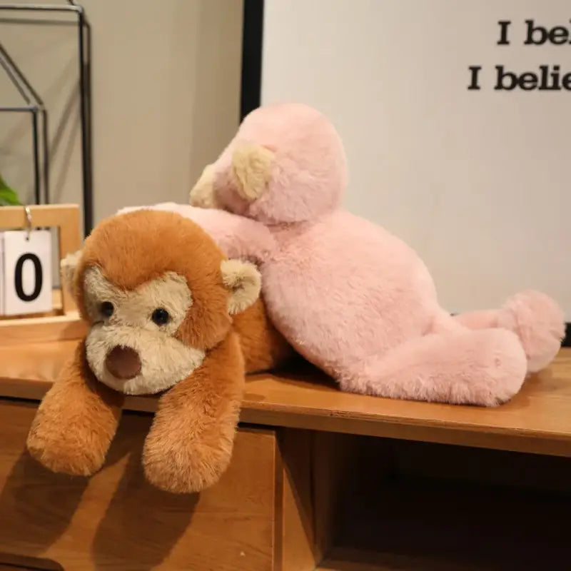 singe en peluche