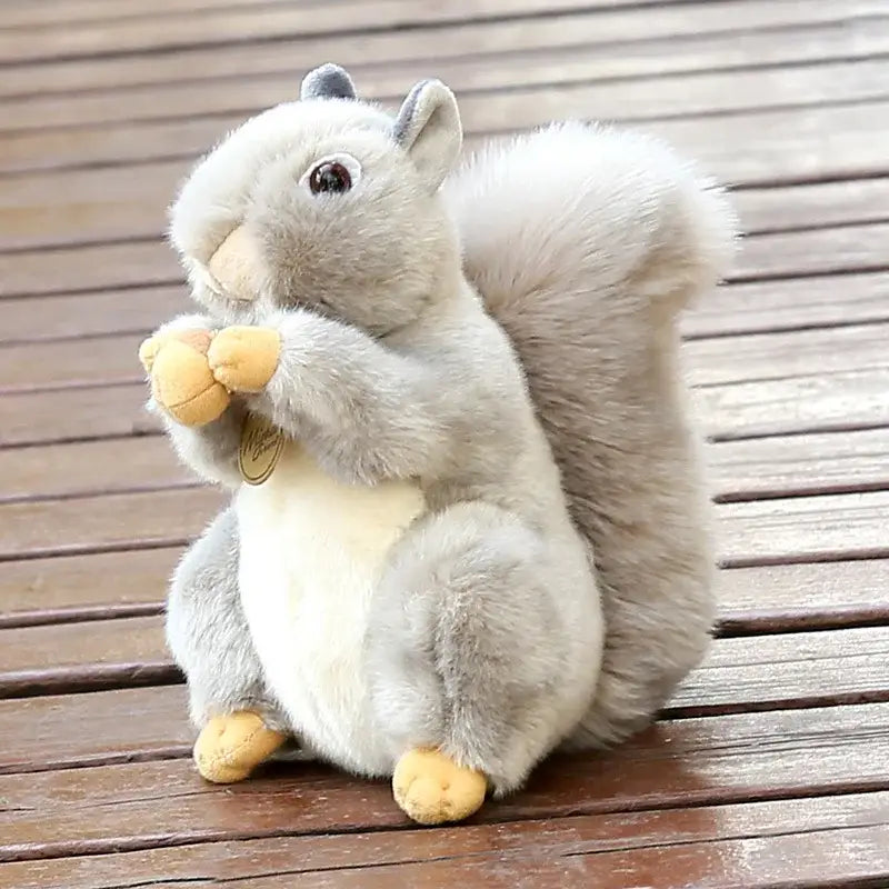 petite peluche écureuil