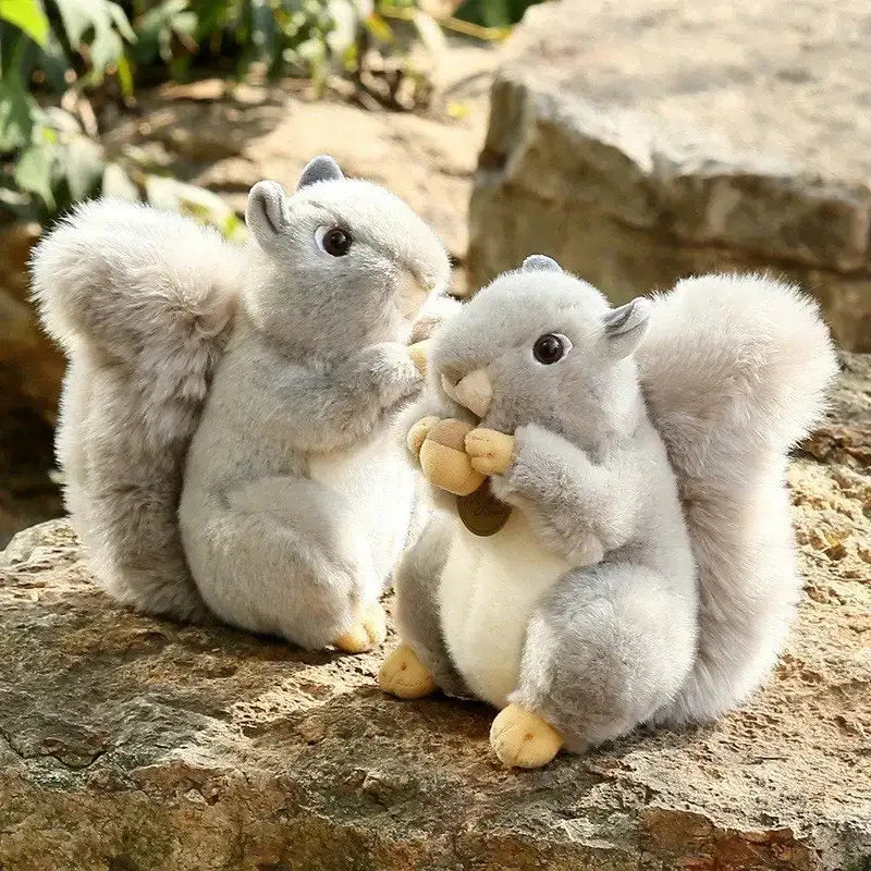 petite peluche écureuil